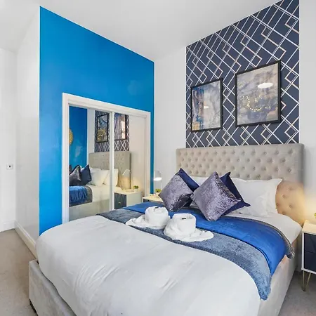 The Exquisite Bristol Abode - Parking